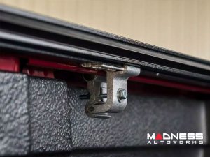 Chevrolet Silverado Bed Cover - Switchblade - Pace Edwards - 5ft 8in Bed Chevrolet Silverado Bed Cover - Switchblade - Pace Edwards - 5ft 8in Bed